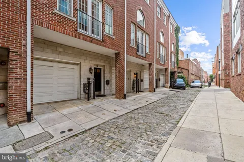 $939,000 | 116 Quarry Street, Philadelphia, PA 19106