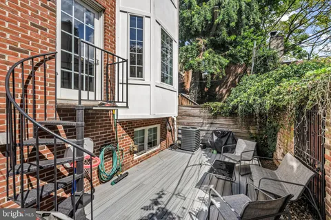 $939,000 | 116 Quarry Street, Philadelphia, PA 19106
