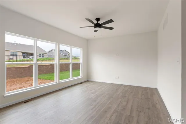 $476,395 | 396 Winding Bluffs Court, Fenton, MO 63026