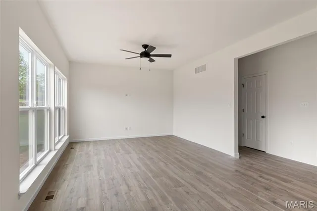 $476,395 | 396 Winding Bluffs Court, Fenton, MO 63026