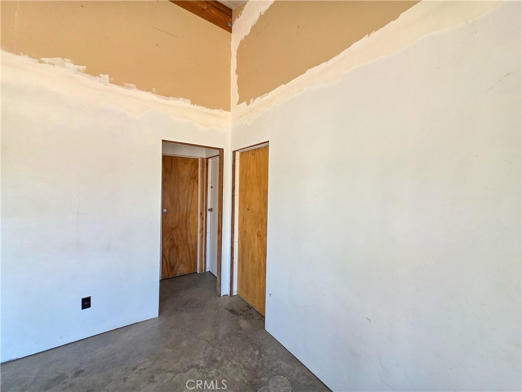 7021 Quarry Road Weed, CA 96094 - Photo 11 of 37 a view of hallway with a white wall