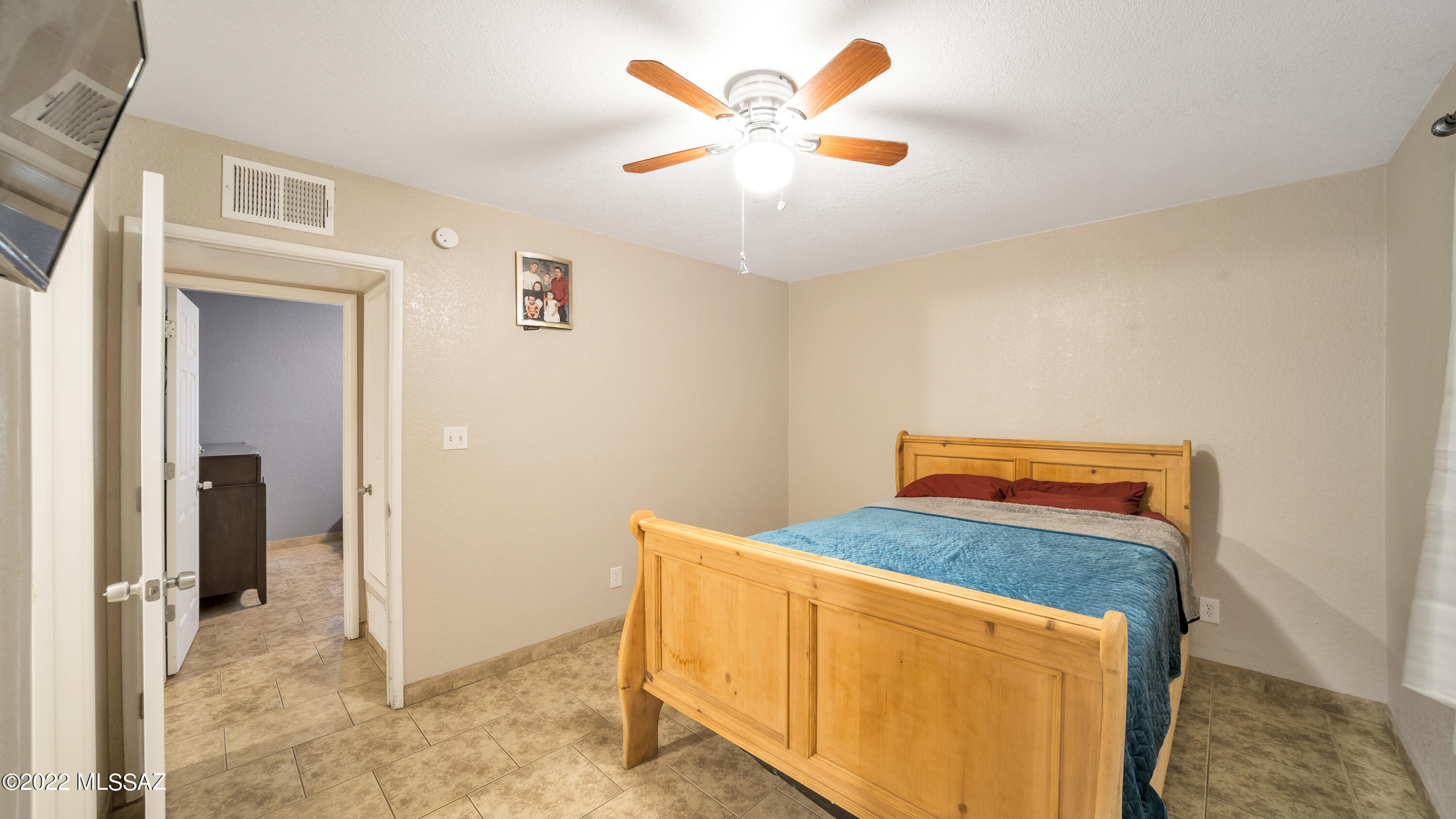 434 Paseo Flamenco Rio Rico, AZ 85648 - Photo 10 of 27 a utility room with closet