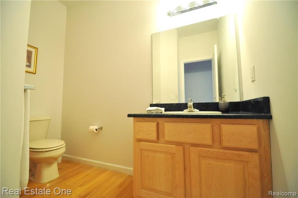427 Mystic Valley Rochester Hills, MI 48307 - Photo 25 of 40