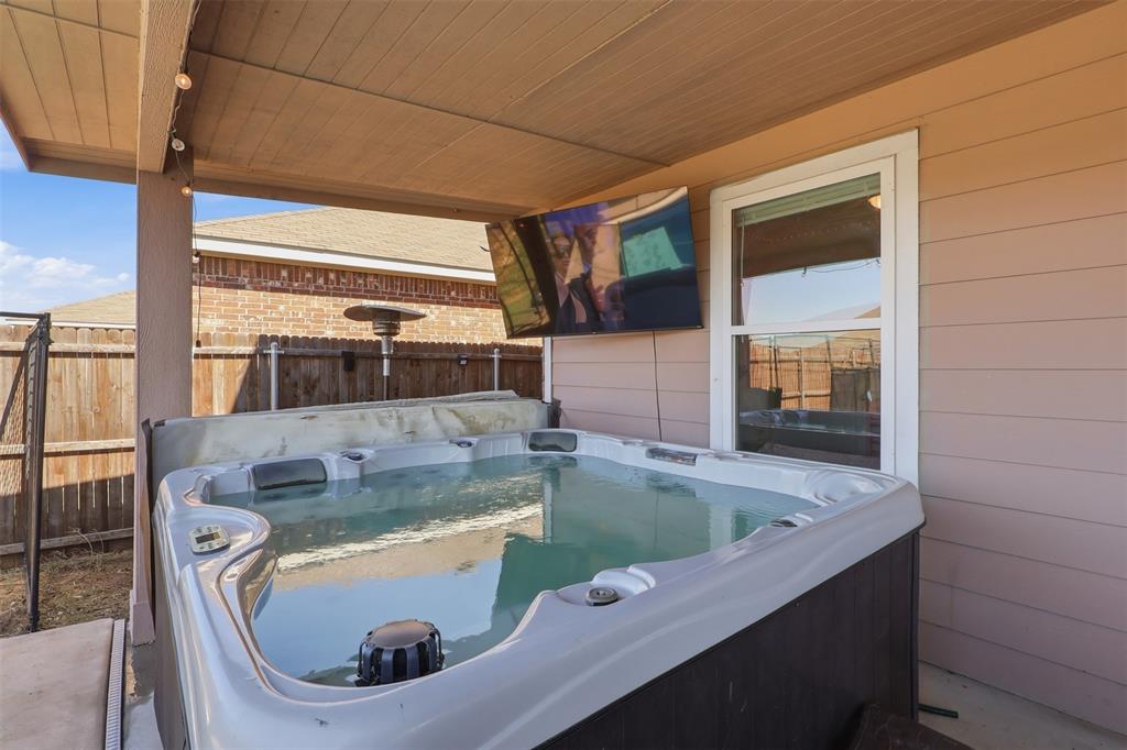 791 Devonshire Drive Lavon, TX 75166 - Photo 28 of 32 a view of a kitchen from a tub