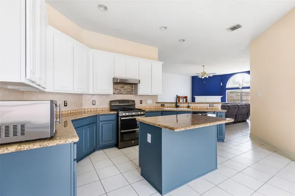 $2,350 | 18418 Hot Creek Court, Humble, TX 77346