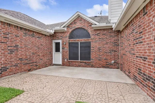 $2,350 | 18418 Hot Creek Court, Humble, TX 77346