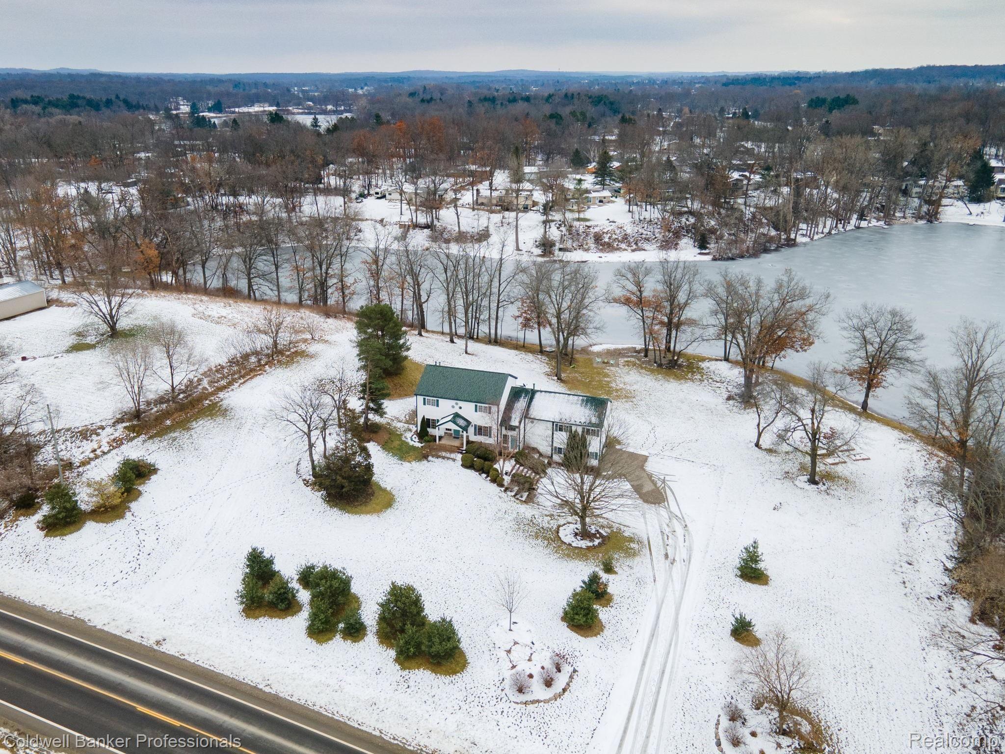 565 Clyde Road Highland, MI 48357 - Photo 2 of 52 2-web-or-mls-565-Clyde-Rd-2.jpg