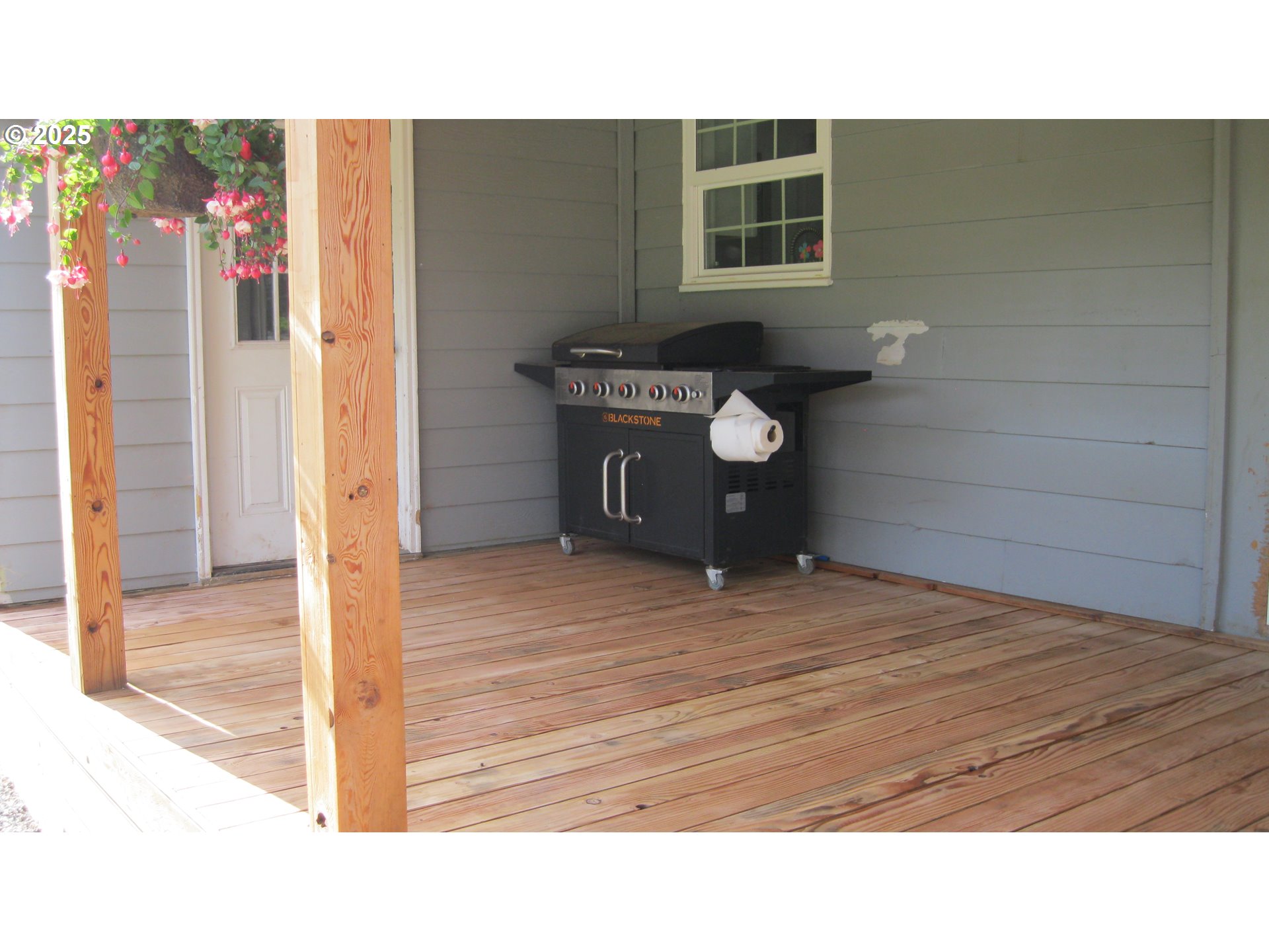 1802 Spruce Street Myrtle Point, OR 97458 - Photo 3 of 13 Deck
