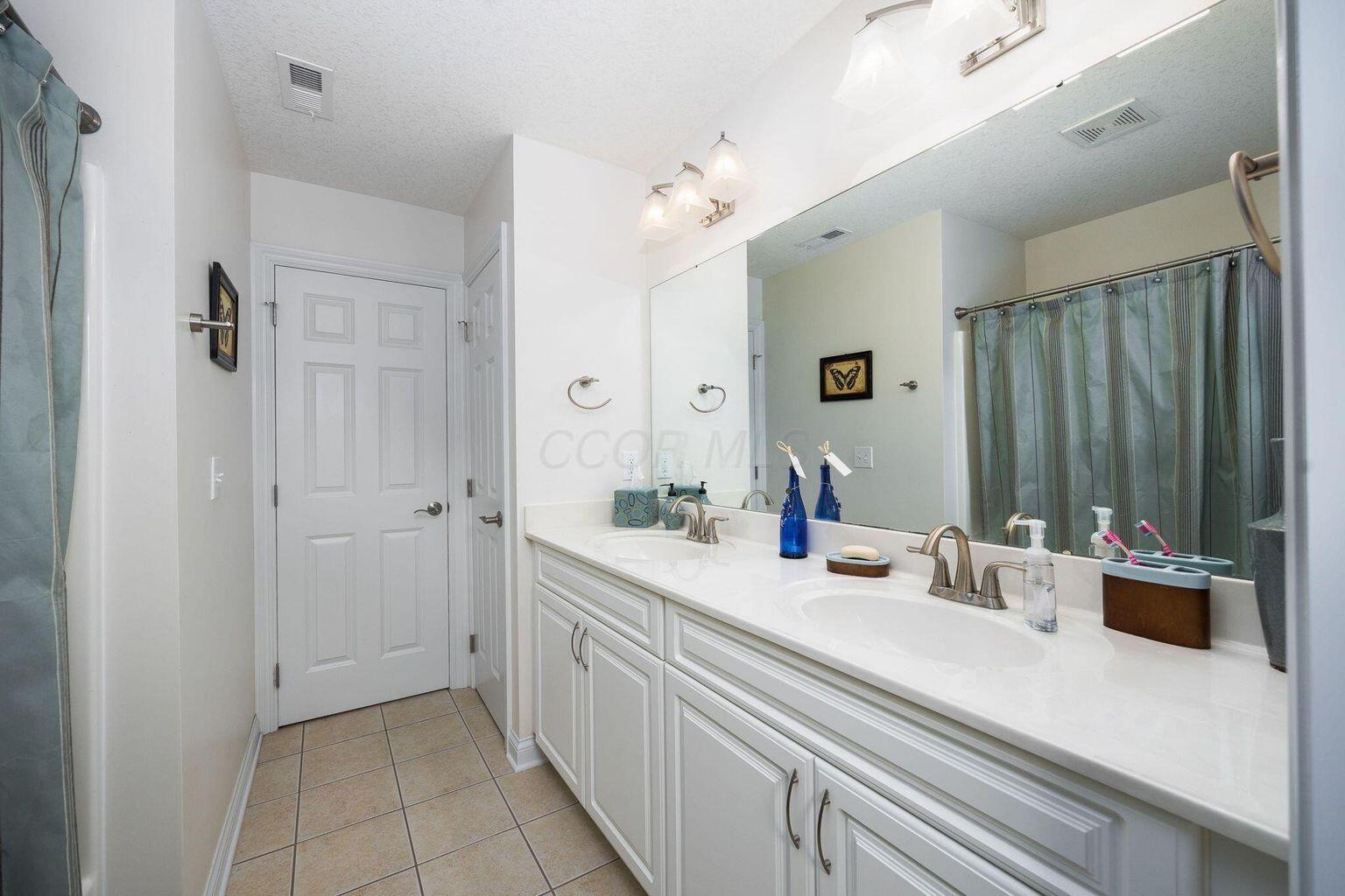 4455 Hunts Landing Road, Unit 9 Hebron, OH 43025 - Photo 32 of 104 Full Bath