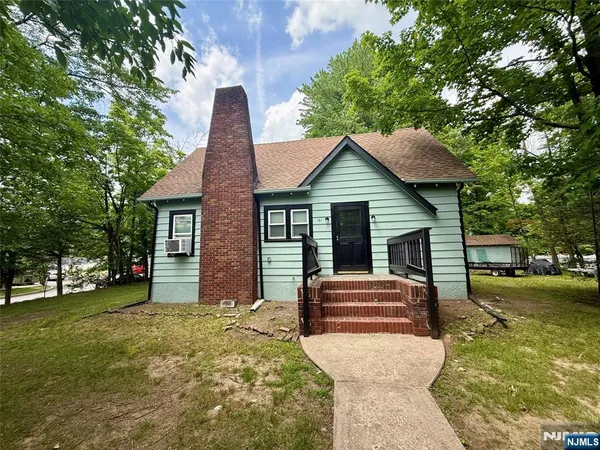 $4,750 | 131 West Ramapo Avenue, Mahwah, NJ 07430