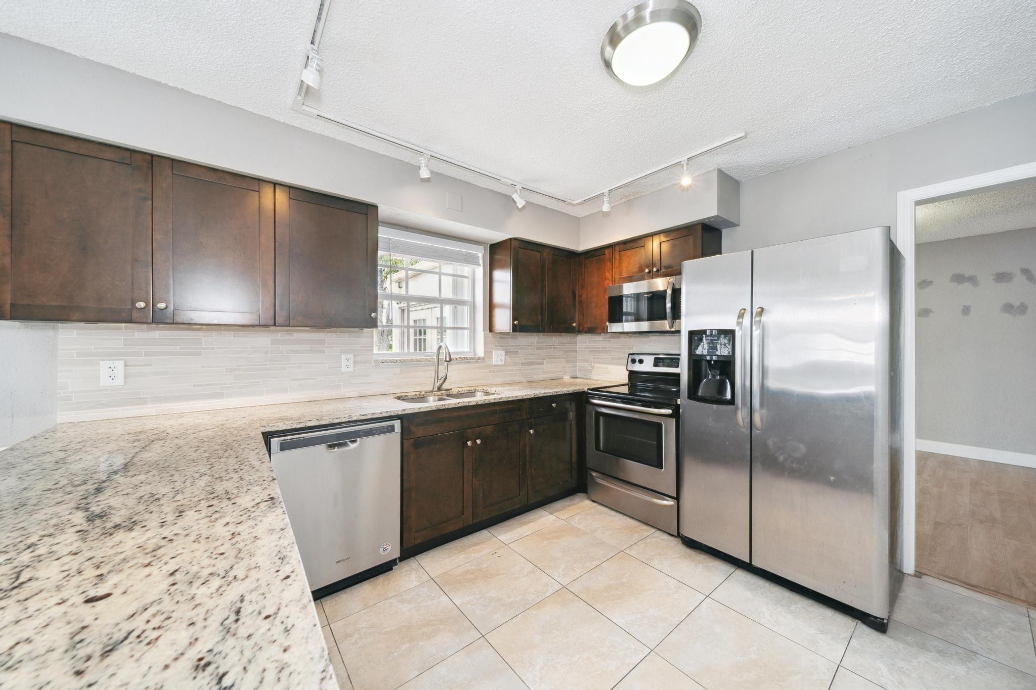 22334 Doran Avenue Boca Raton, FL 33428 - Photo 10 of 28 Photo 10