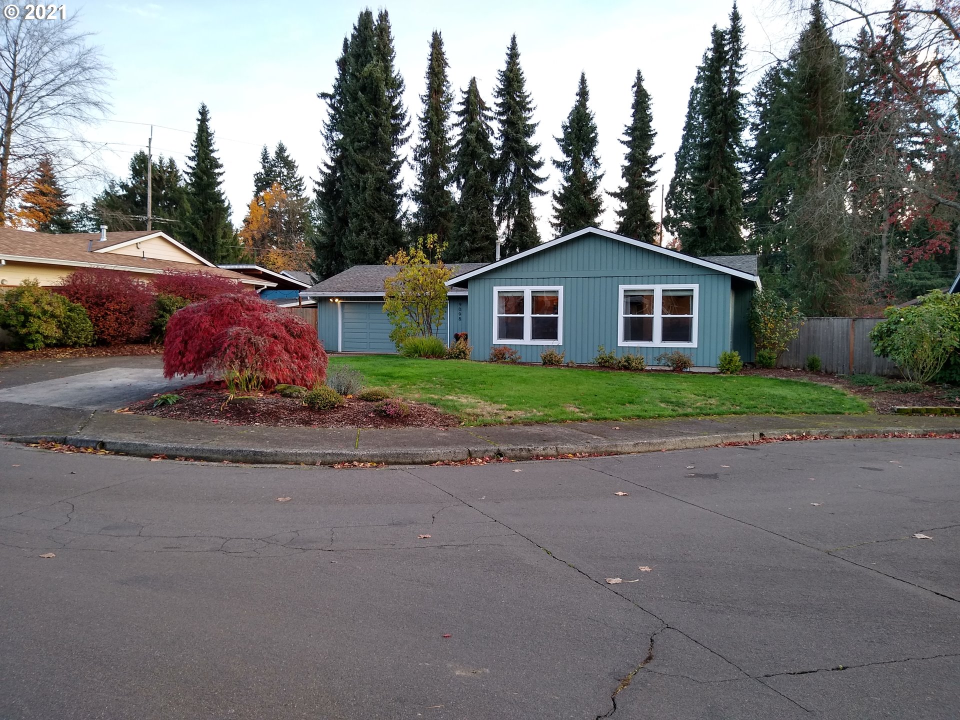 9098 Southwest Raritan Court Tualatin, OR 97062 - Photo 2 of 26 Gallery Image 2