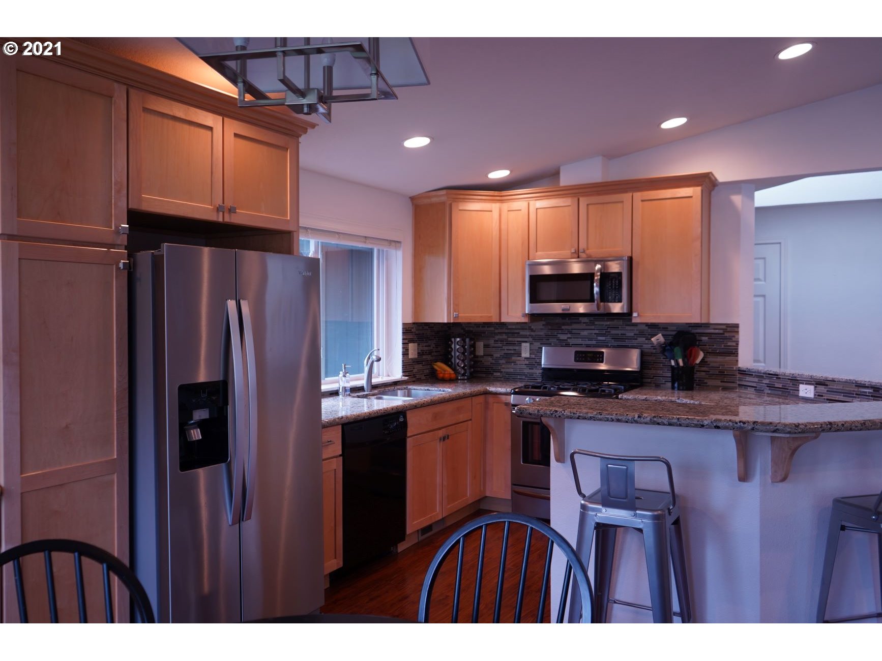 9098 Southwest Raritan Court Tualatin, OR 97062 - Photo 3 of 26 Gallery Image 3