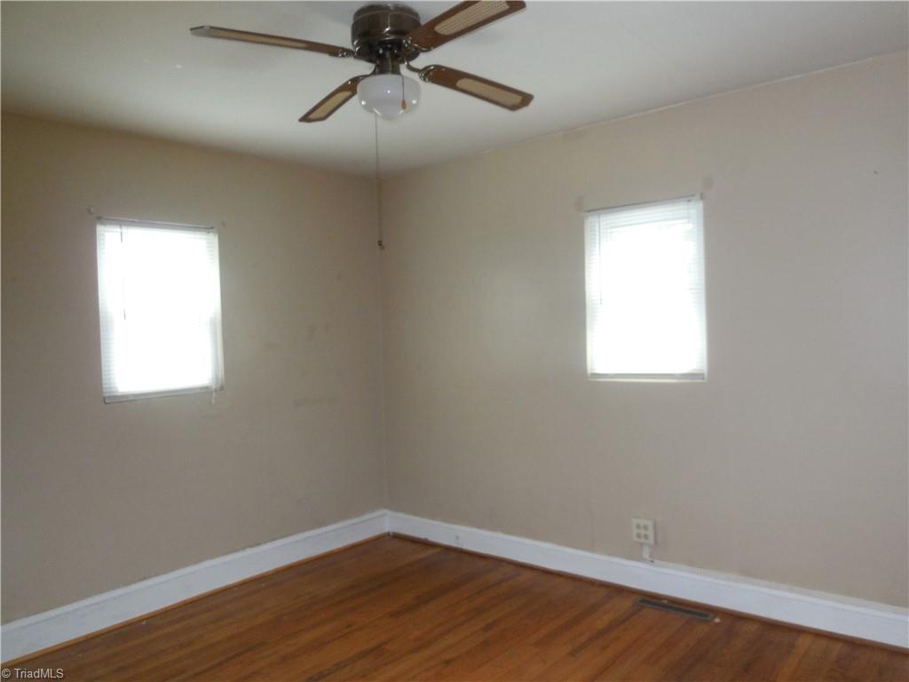 405 Summit Road High Point, NC 27265 - Photo 8 of 20