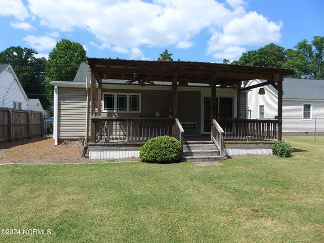$1,400 | 1404 Peachtree Street, Goldsboro, NC 27530