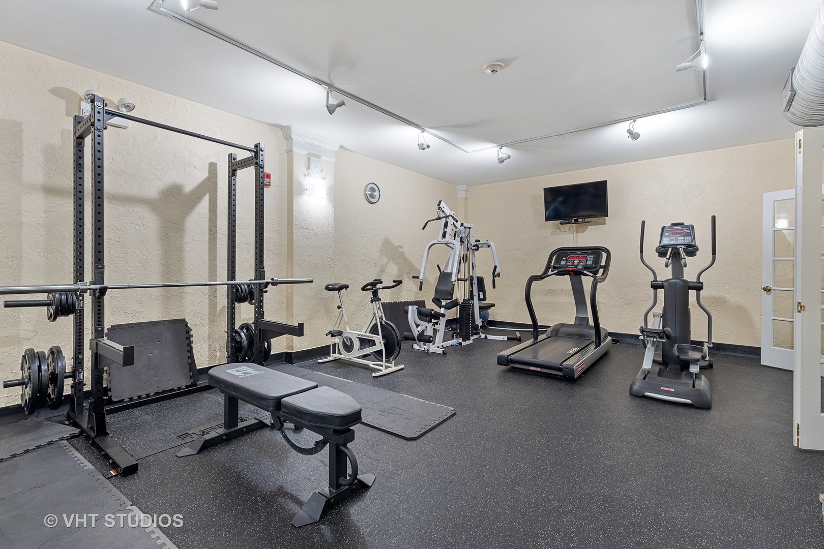 4240 North Clarendon Avenue, Unit 314S Chicago, IL 60613 - Photo 9 of 11
