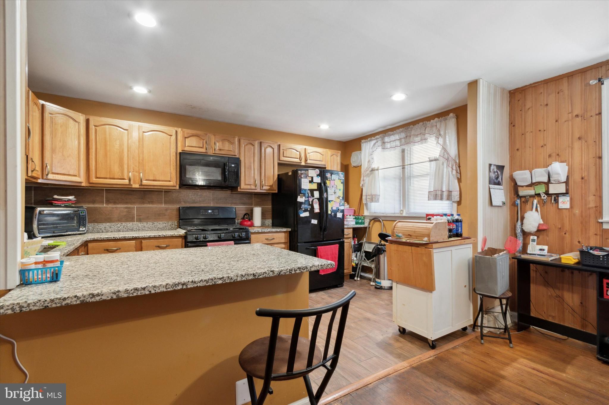 3026 Derry Road Philadelphia, PA 19154 - Photo 2 of 35 Gallery Image 2
