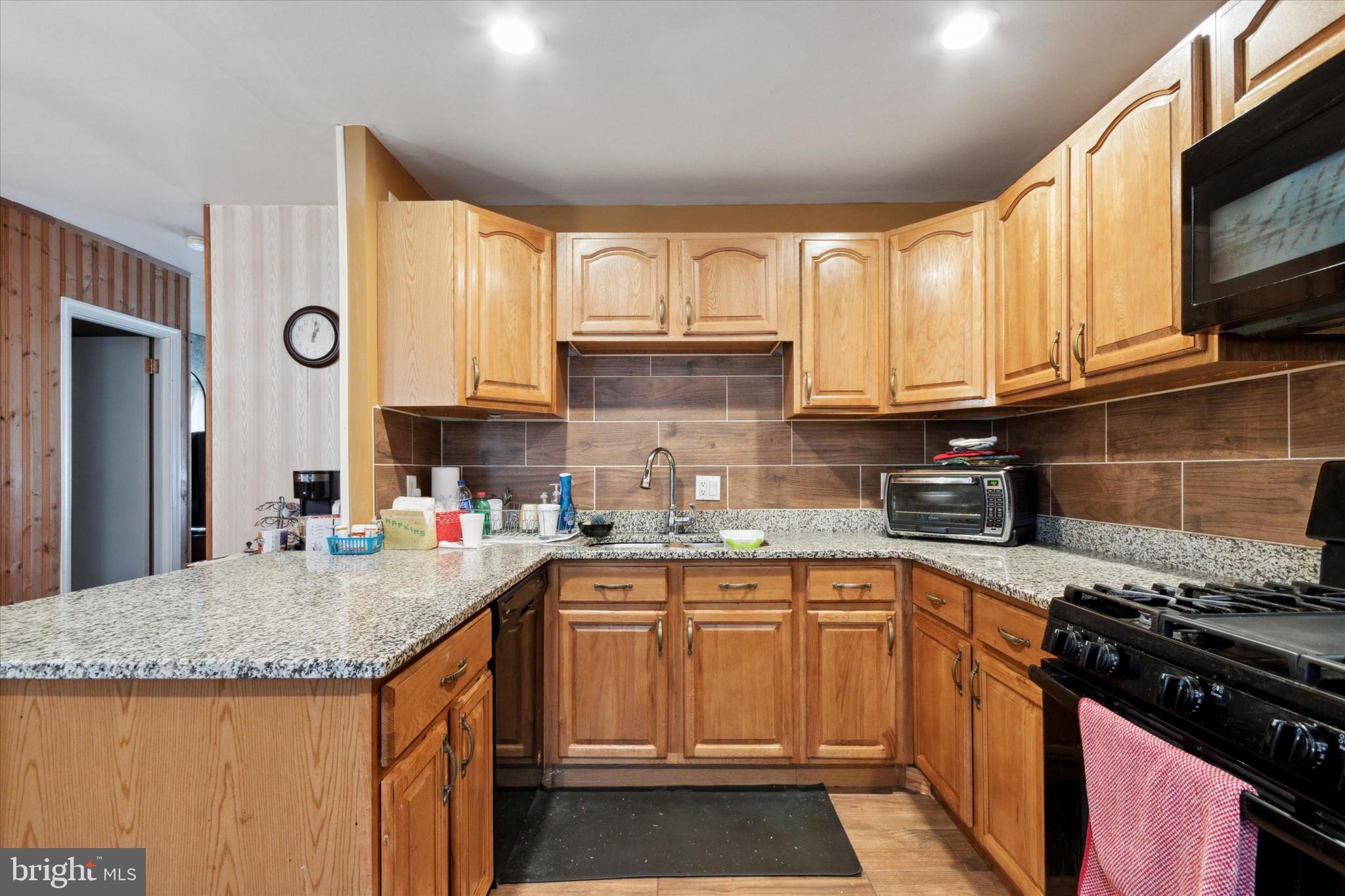 3026 Derry Road Philadelphia, PA 19154 - Photo 7 of 35 Gallery Image 7