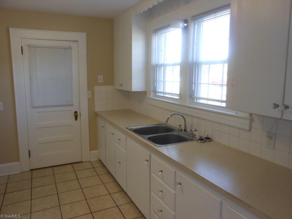 1279 Hickory Tree Road Winston-Salem, NC 27127 - Photo 4 of 30 Gallery Image 4
