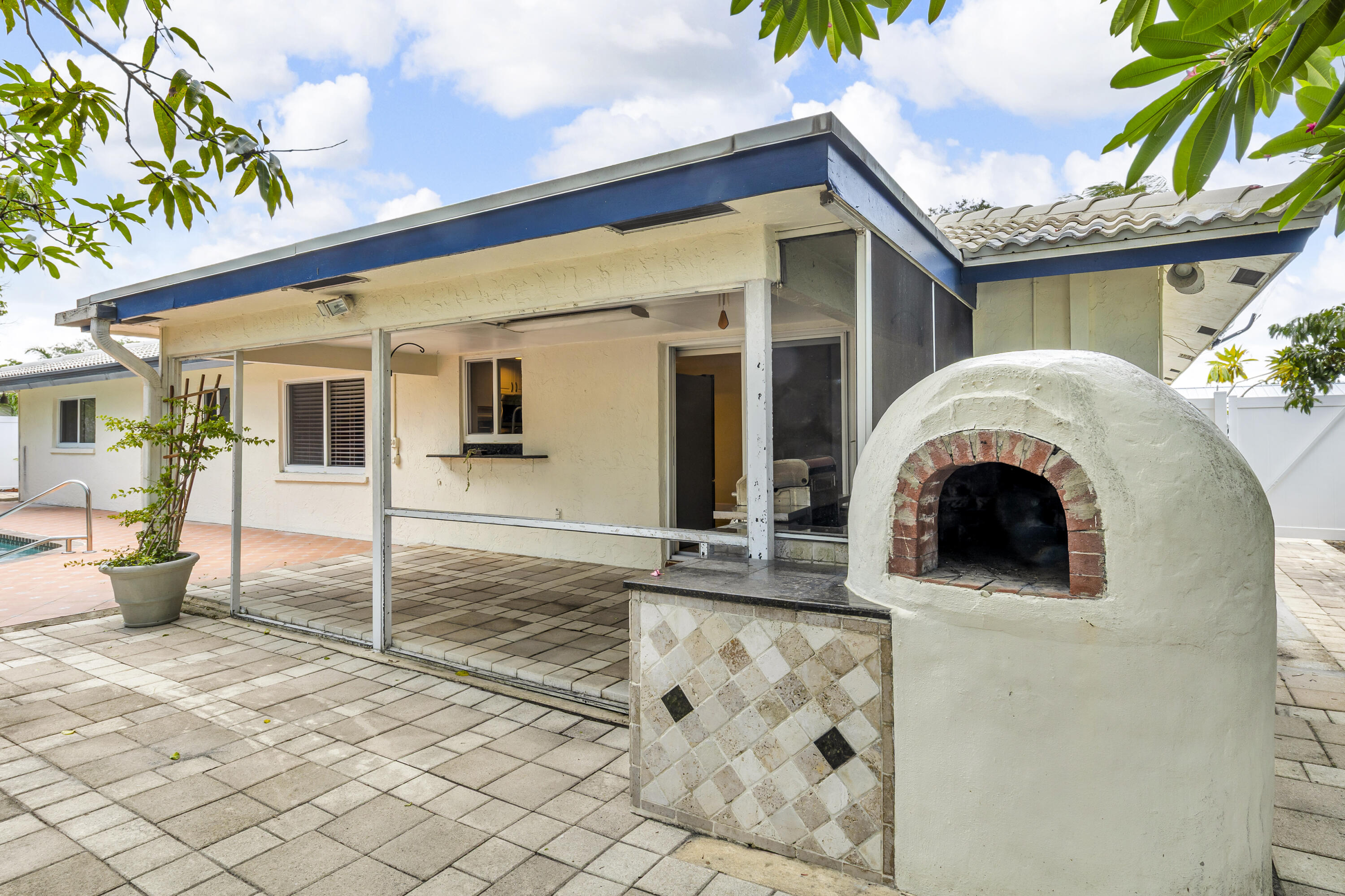 2558 Northwest 32nd Street Boca Raton, FL 33434 - Photo 29 of 36 Pizza Oven