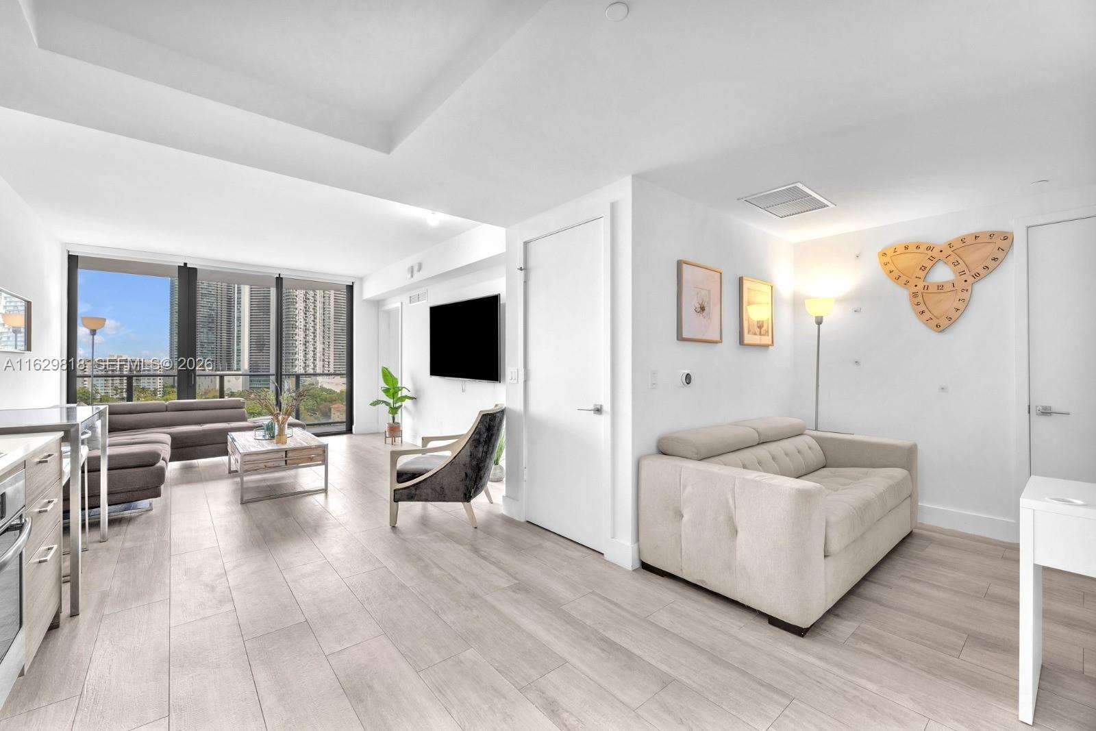 121 Northeast 34th Street, Unit 905 Miami, FL 33137 - Photo 14 of 26