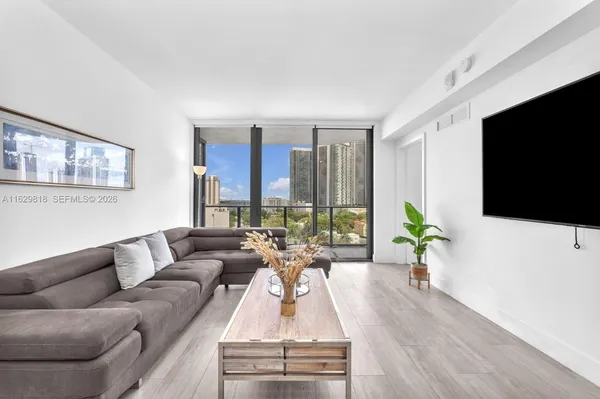 $4,500 | 121 Northeast 34th Street, Unit 905, Miami, FL 33137