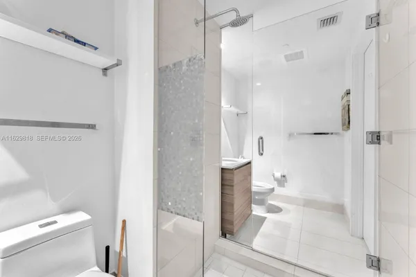 $4,500 | 121 Northeast 34th Street, Unit 905, Miami, FL 33137