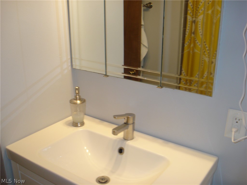 1160 Piermont Road Cleveland, OH 44121 - Photo 17 of 25