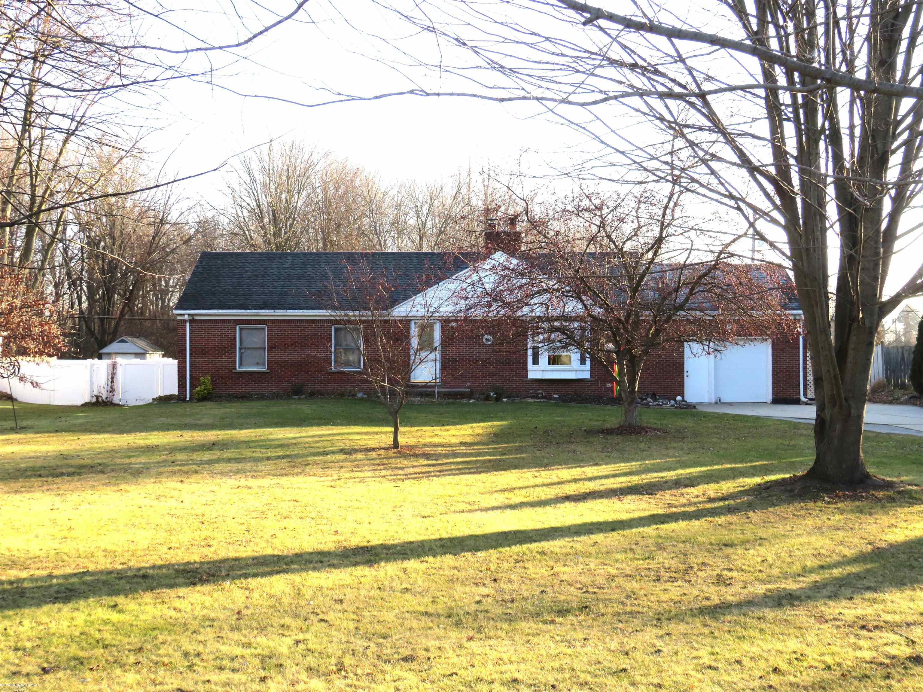 45764 Fairchild Road Macomb, MI 48042 - Photo 1 of 16 50129537-c6c5533e-67e1-4fef-9148-81b9f970cbd8.JPG
