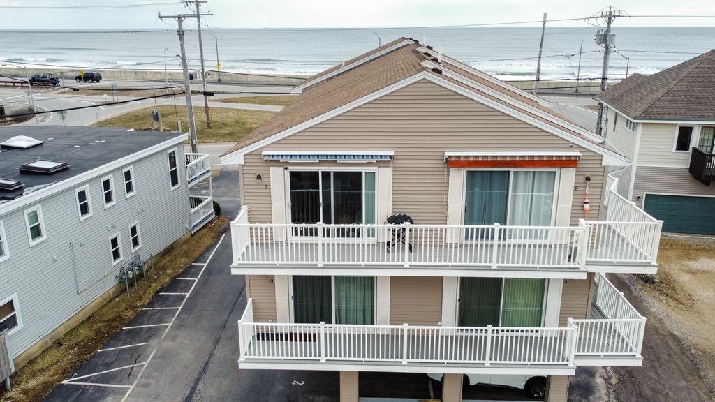 611 Ocean Boulevard, Unit 3 Hampton, NH 03842 - Photo 3 of 31
