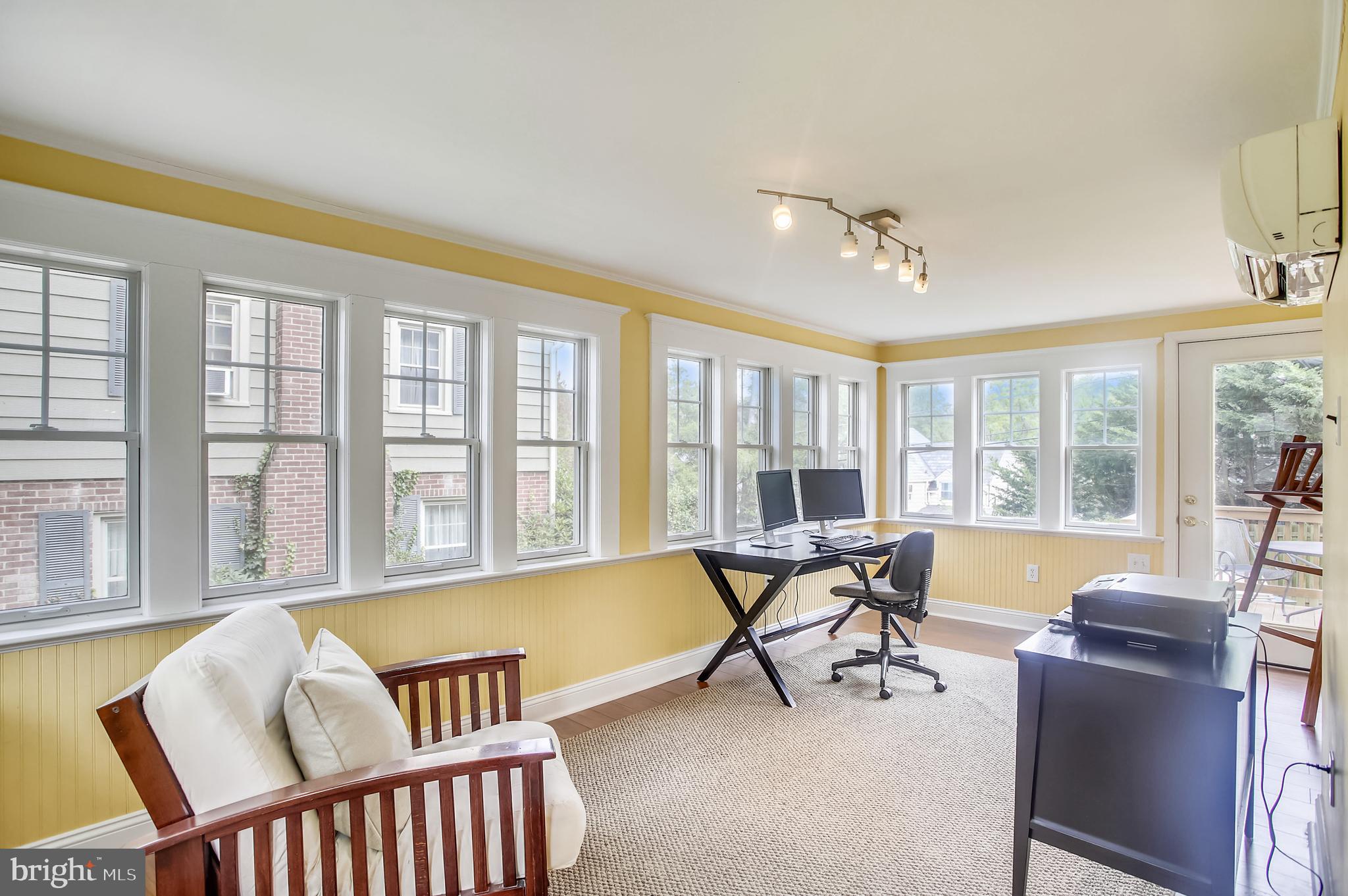 307 Weatherbee Road Towson, MD 21286 - Photo 14 of 36 Family Room With Wall Of Windows