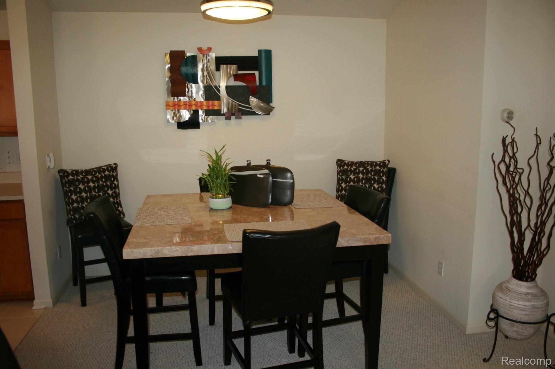 4172 Hampton Ridge Boulevard, Unit 74 Howell, MI 48843 - Photo 11 of 22 9 din.jpg