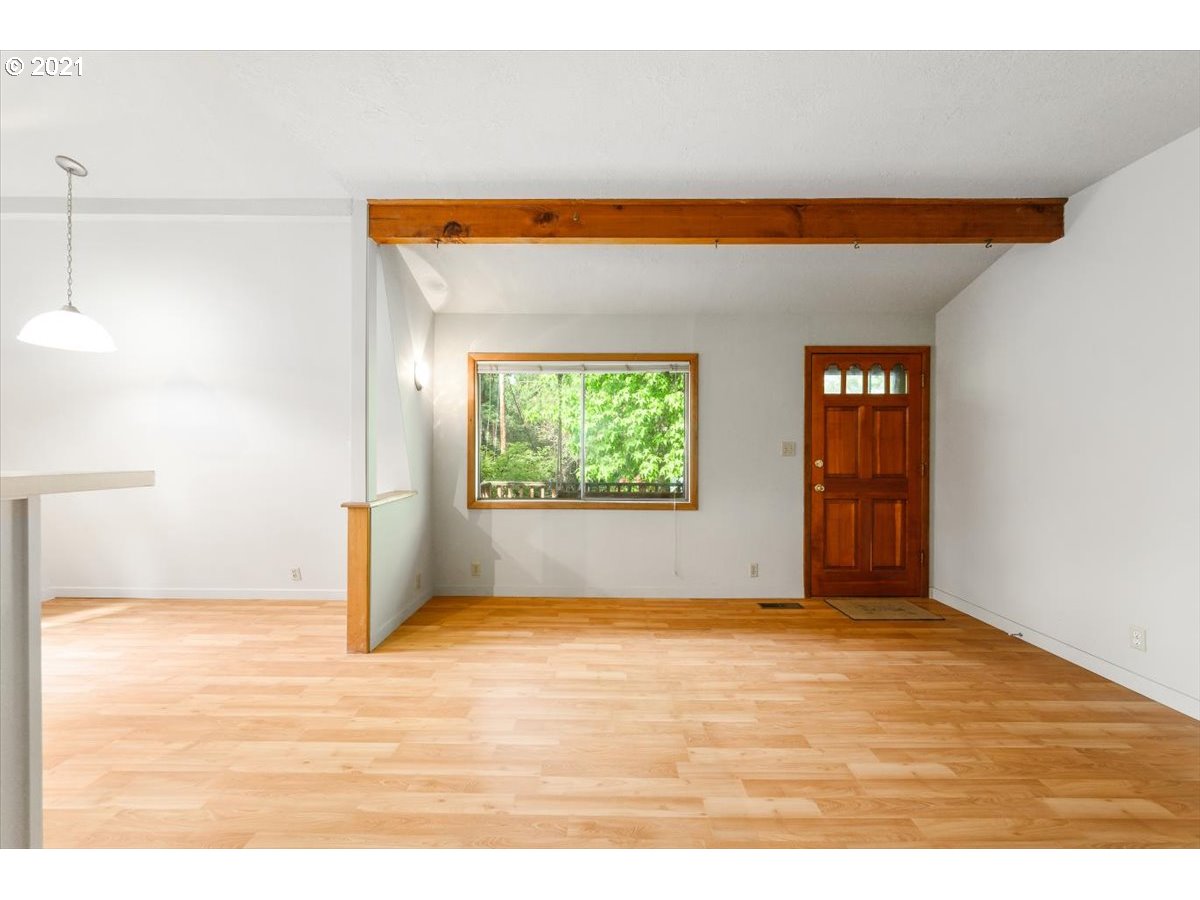 16230 Oakdale Road Dallas, OR 97338 - Photo 15 of 32
