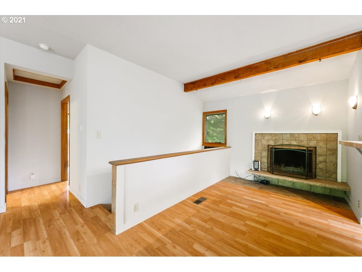 16230 Oakdale Road Dallas, OR 97338 - Photo 16 of 32