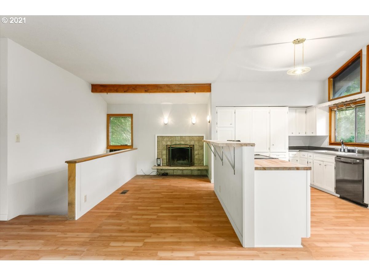 16230 Oakdale Road Dallas, OR 97338 - Photo 17 of 32
