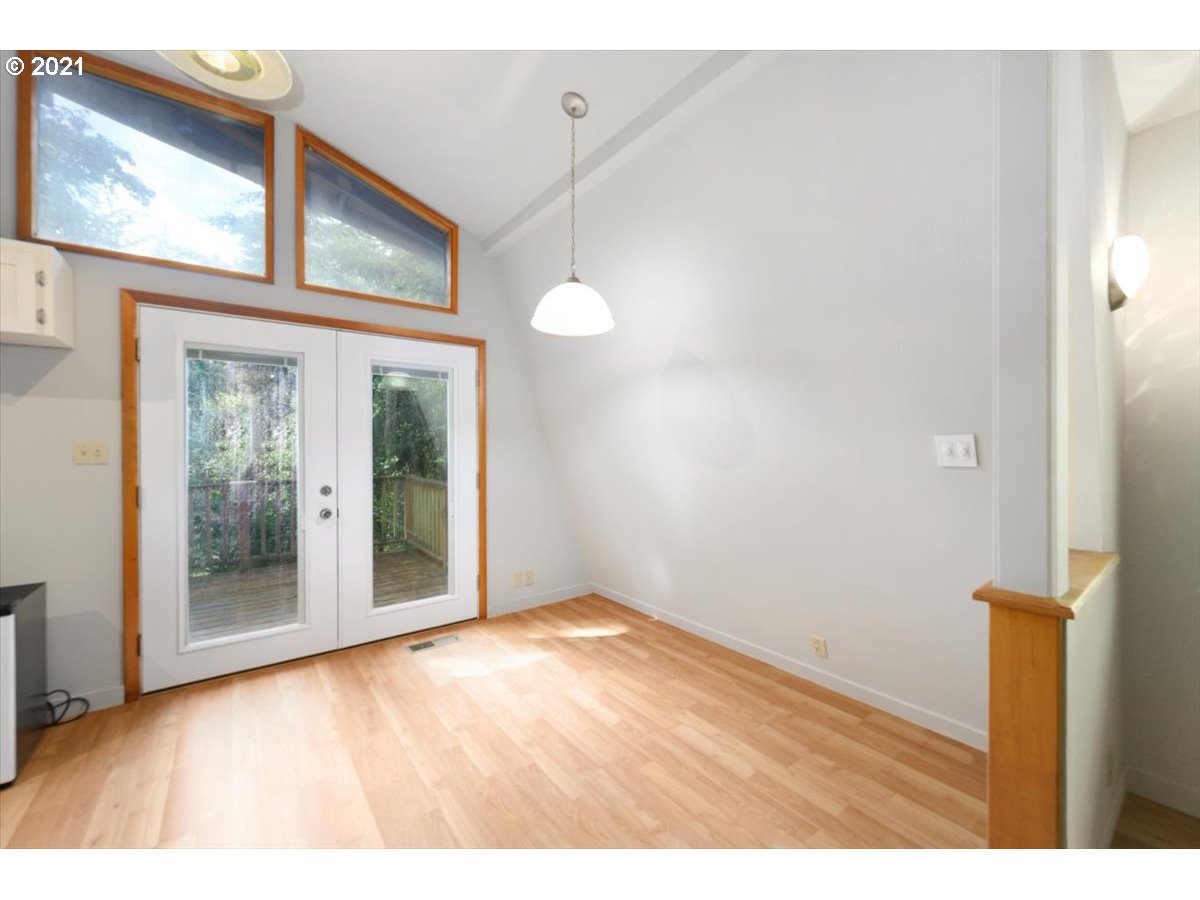 16230 Oakdale Road Dallas, OR 97338 - Photo 18 of 32