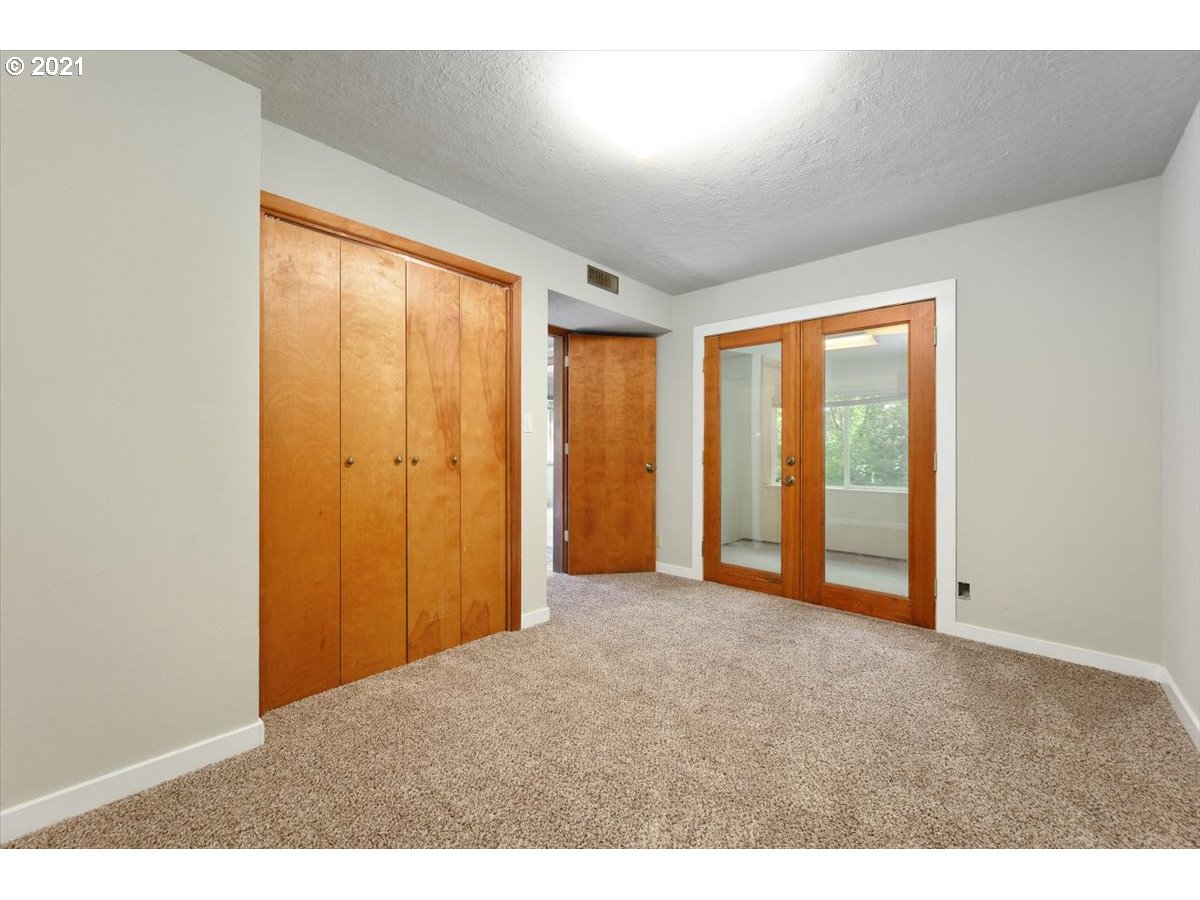 16230 Oakdale Road Dallas, OR 97338 - Photo 26 of 32