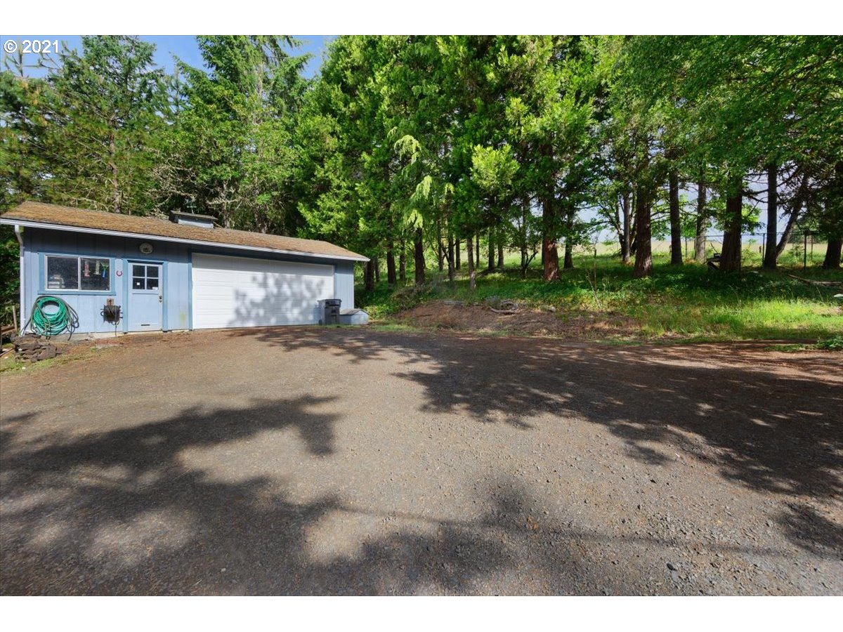 16230 Oakdale Road Dallas, OR 97338 - Photo 32 of 32
