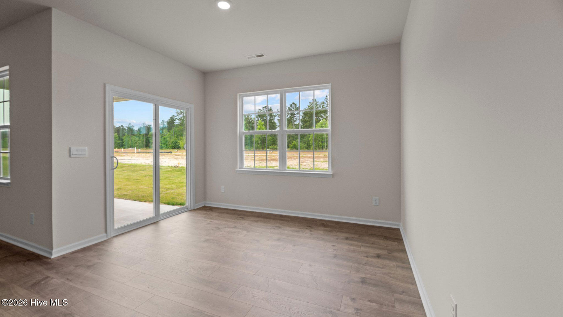 1013 Minnette Circle New Bern, NC 28562 - Photo 9 of 26 42-web-or-mls-DSC_6420