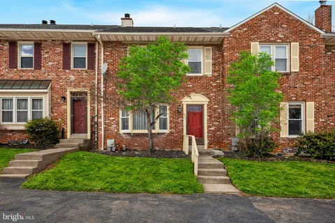 front view of house with a yard