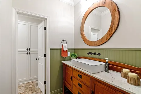 $525,000 | 9295 Lognion Road, Iowa, LA 70647