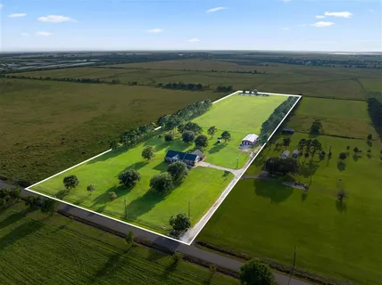 $525,000 | 9295 Lognion Road, Iowa, LA 70647