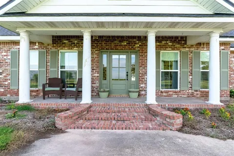 $525,000 | 9295 Lognion Road, Iowa, LA 70647