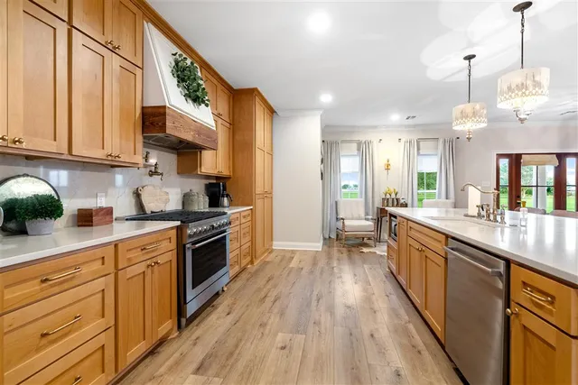 $525,000 | 9295 Lognion Road, Iowa, LA 70647