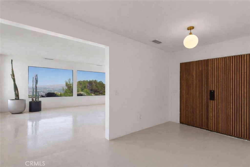 53744 Ridge Road Yucca Valley, CA 92284 - Photo 11 of 17