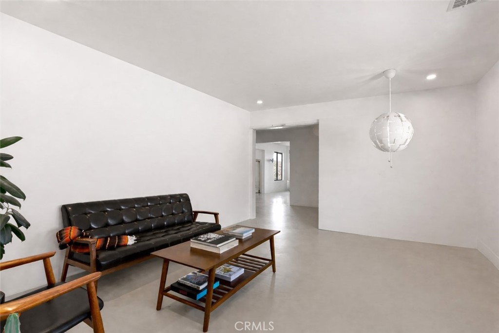 53744 Ridge Road Yucca Valley, CA 92284 - Photo 8 of 17