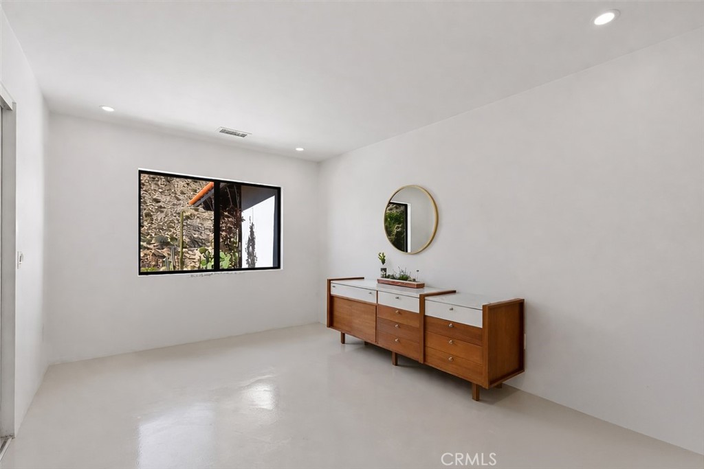 53744 Ridge Road Yucca Valley, CA 92284 - Photo 9 of 17