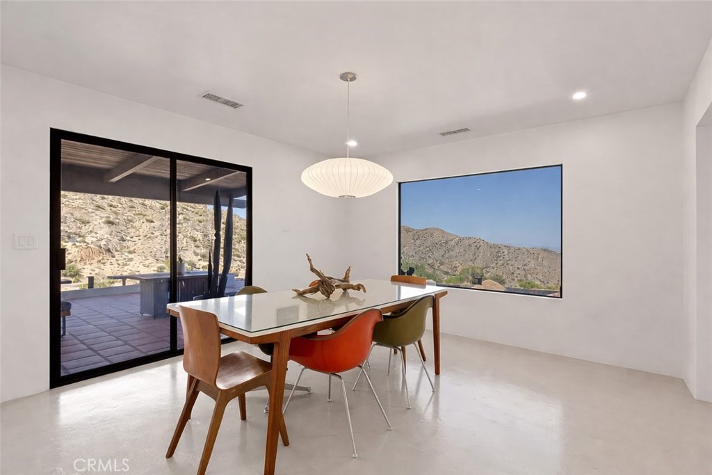 53744 Ridge Road Yucca Valley, CA 92284 - Photo 10 of 17