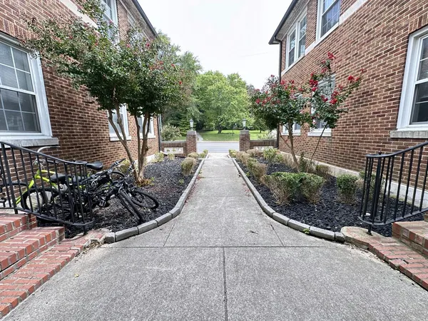 $850 | 610 North 2nd Street, Unit 8, Clarksville, TN 37040