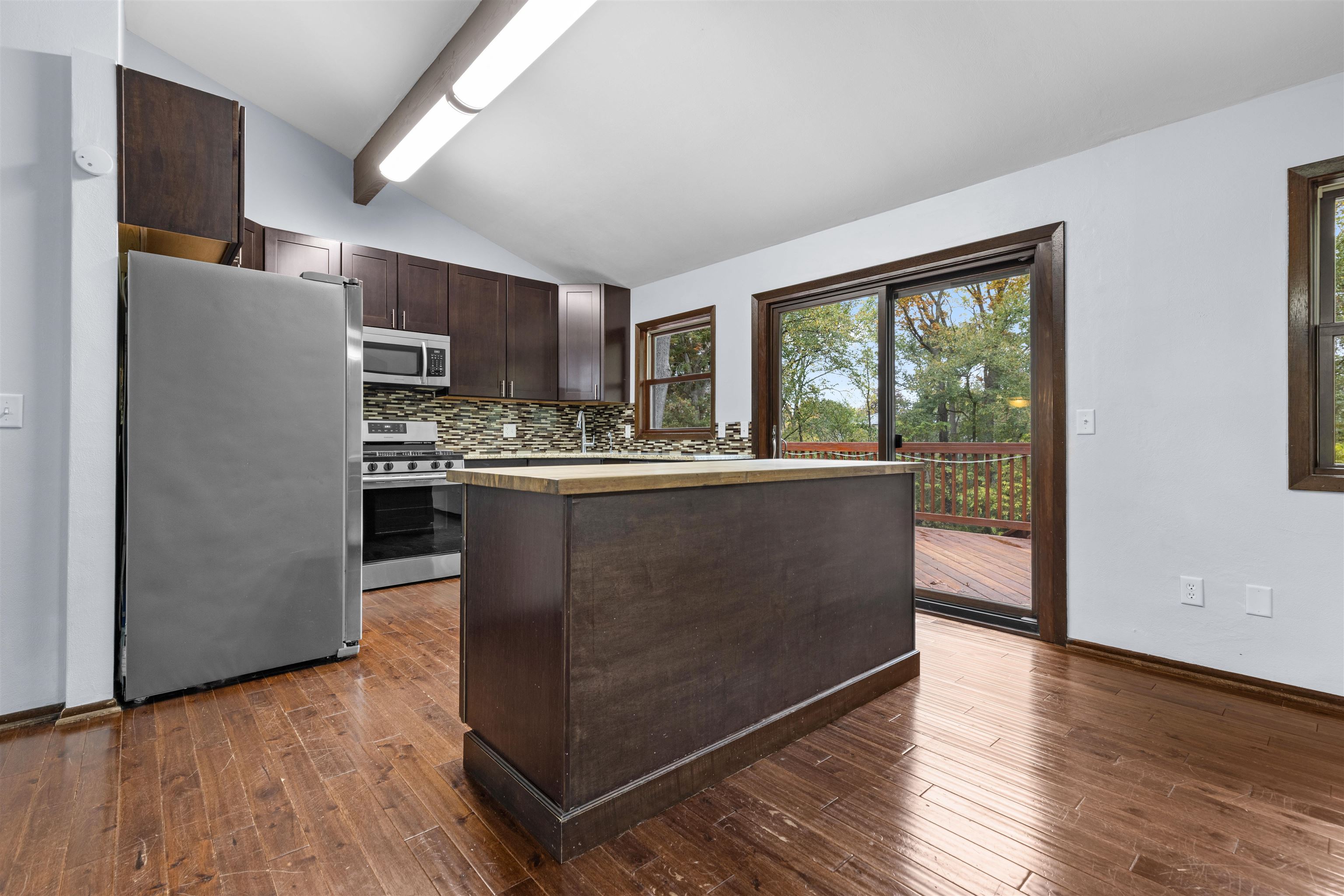 7709 North Gate Road Roscoe, IL 61073 - Photo 8 of 39 Gallery Image 8